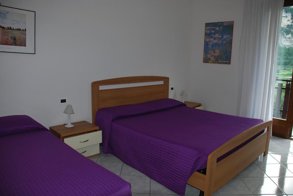 Appartamenti Stanga Ivo Tenno Habitación foto