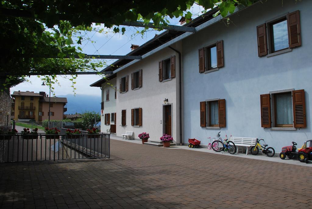 Appartamenti Stanga Ivo Tenno Habitación foto